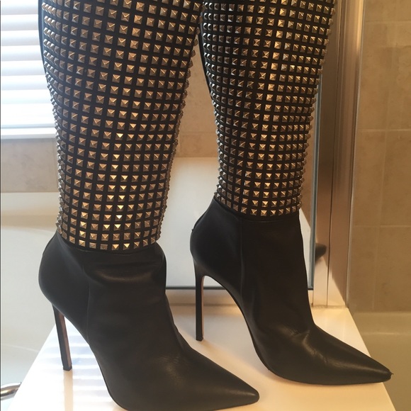 Manolo Blahnik Studded Black Leather Boots - Picture 4 of 7